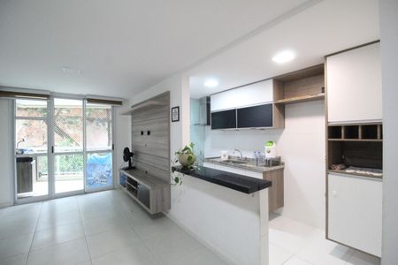 Sala de apartamento para alugar com 2 quartos, 71m² em Jacarepaguá, Rio de Janeiro