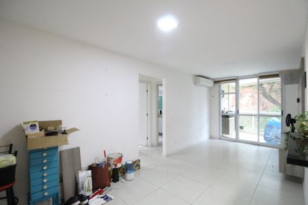 Sala de apartamento para alugar com 2 quartos, 71m² em Jacarepaguá, Rio de Janeiro