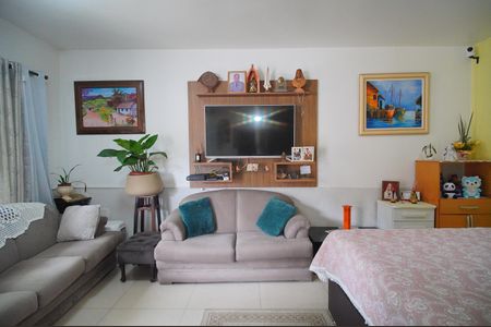 Casa à venda com 135m², 3 quartos e 2 vagasSala