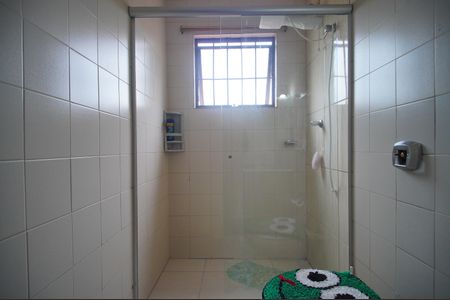 Casa à venda com 135m², 3 quartos e 2 vagasBanheiro