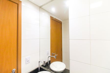 Apartamento para alugar com 43m², 2 quartos e 1 vaga Apartamento para alugar com 43m², 2 quartos e 1 vagaBanheiro Social