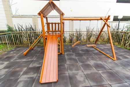 Apartamento para alugar com 43m², 2 quartos e 1 vaga Apartamento para alugar com 43m², 2 quartos e 1 vagaÁrea comum - Playground