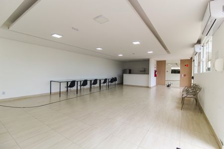 Apartamento para alugar com 43m², 2 quartos e 1 vaga Apartamento para alugar com 43m², 2 quartos e 1 vagaÁrea comum - Salão de festas