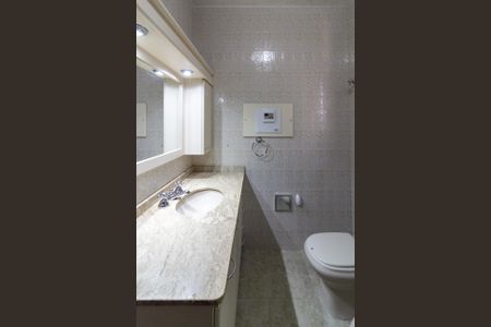 Casa à venda com 250m², 3 quartos e 4 vagas Casa à venda com 250m², 3 quartos e 4 vagasBanheiro Social