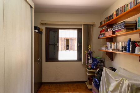 Casa à venda com 250m², 3 quartos e 4 vagas Casa à venda com 250m², 3 quartos e 4 vagasQuarto 2