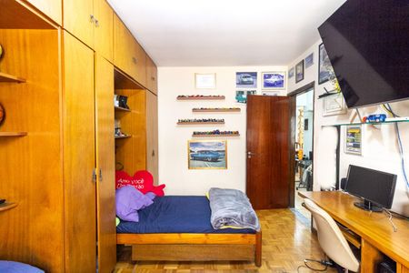 Casa à venda com 250m², 3 quartos e 4 vagas Casa à venda com 250m², 3 quartos e 4 vagasQuarto 1