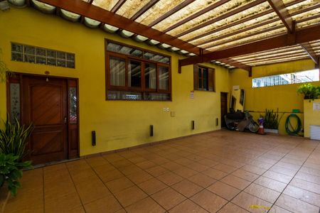 Casa à venda com 250m², 3 quartos e 4 vagas Casa à venda com 250m², 3 quartos e 4 vagasGaragem