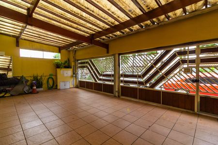 Casa à venda com 250m², 3 quartos e 4 vagas Casa à venda com 250m², 3 quartos e 4 vagasGaragem