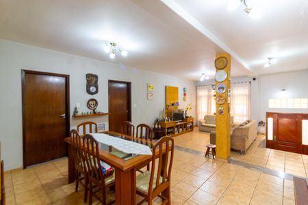 Casa à venda com 250m², 3 quartos e 4 vagas Casa à venda com 250m², 3 quartos e 4 vagasSala de jantar