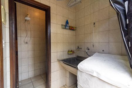 Casa à venda com 250m², 3 quartos e 4 vagas Casa à venda com 250m², 3 quartos e 4 vagasÁrea de Serviço