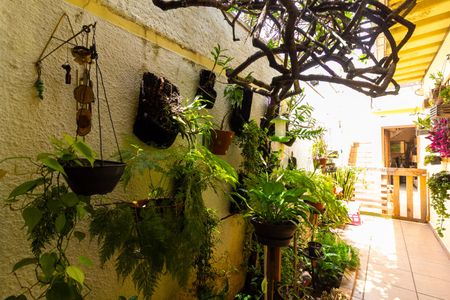 Casa à venda com 250m², 3 quartos e 4 vagas Casa à venda com 250m², 3 quartos e 4 vagasSala - Jardim