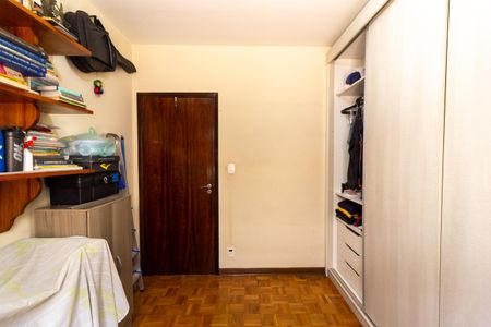 Casa à venda com 250m², 3 quartos e 4 vagas Casa à venda com 250m², 3 quartos e 4 vagasQuarto 2