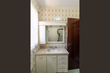 Casa à venda com 250m², 3 quartos e 4 vagas Casa à venda com 250m², 3 quartos e 4 vagasBanheiro Suíte