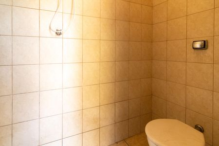 Casa à venda com 250m², 3 quartos e 4 vagas Casa à venda com 250m², 3 quartos e 4 vagasBanheiro de Serviço