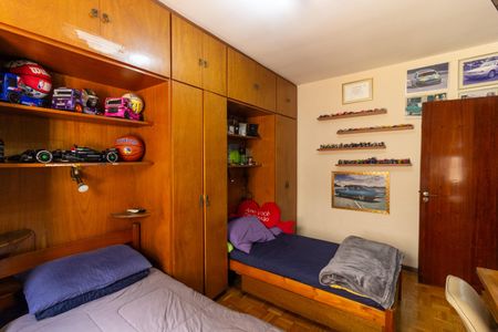 Casa à venda com 250m², 3 quartos e 4 vagas Casa à venda com 250m², 3 quartos e 4 vagasQuarto 1