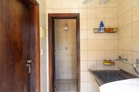 Casa à venda com 250m², 3 quartos e 4 vagas Casa à venda com 250m², 3 quartos e 4 vagasÁrea de Serviço