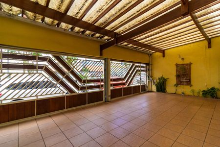 Casa à venda com 250m², 3 quartos e 4 vagas Casa à venda com 250m², 3 quartos e 4 vagasGaragem