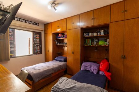 Casa à venda com 250m², 3 quartos e 4 vagas Casa à venda com 250m², 3 quartos e 4 vagasQuarto 1