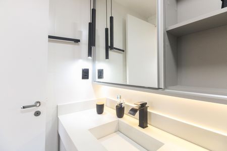 Apartamento à venda com 65m², 2 quartos e 1 vagaBanheiro Suíte 