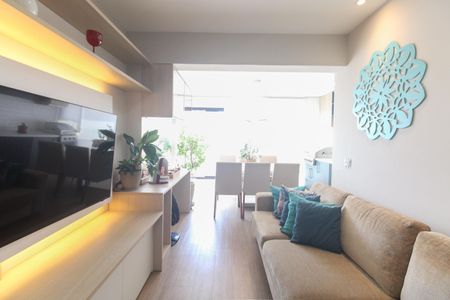 Apartamento à venda com 65m², 2 quartos e 1 vagaSala 