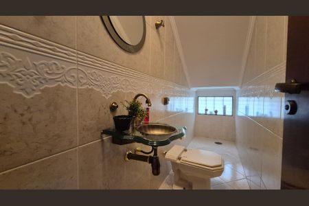 Casa à venda com 350m², 4 quartos e 3 vagas Casa à venda com 350m², 4 quartos e 3 vagasLavabo