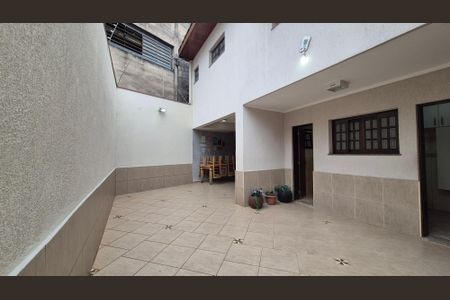 Casa à venda com 350m², 4 quartos e 3 vagas Casa à venda com 350m², 4 quartos e 3 vagasArea externa