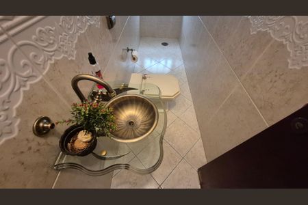 Casa à venda com 350m², 4 quartos e 3 vagas Casa à venda com 350m², 4 quartos e 3 vagasLavabo