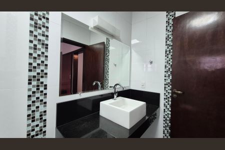 Casa à venda com 350m², 4 quartos e 3 vagas Casa à venda com 350m², 4 quartos e 3 vagasBanheiro da suíte