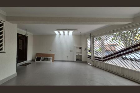 Casa à venda com 350m², 4 quartos e 3 vagas Casa à venda com 350m², 4 quartos e 3 vagasGaragem