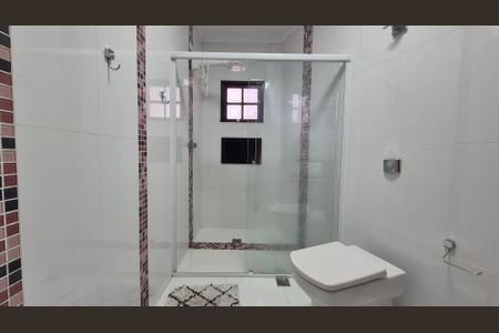 Casa à venda com 350m², 4 quartos e 3 vagas Casa à venda com 350m², 4 quartos e 3 vagasBanheiro da suíte 3