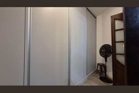 Casa à venda com 350m², 4 quartos e 3 vagas Casa à venda com 350m², 4 quartos e 3 vagasCloset