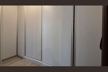 Casa à venda com 350m², 4 quartos e 3 vagas Casa à venda com 350m², 4 quartos e 3 vagasCloset