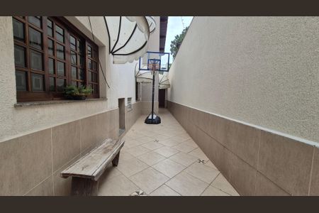 Casa à venda com 350m², 4 quartos e 3 vagas Casa à venda com 350m², 4 quartos e 3 vagasArea externa