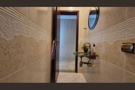 Casa à venda com 350m², 4 quartos e 3 vagas Casa à venda com 350m², 4 quartos e 3 vagasLavabo