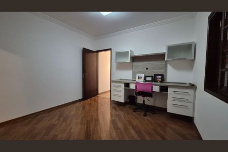 Casa à venda com 350m², 4 quartos e 3 vagas Casa à venda com 350m², 4 quartos e 3 vagasSuíte 3
