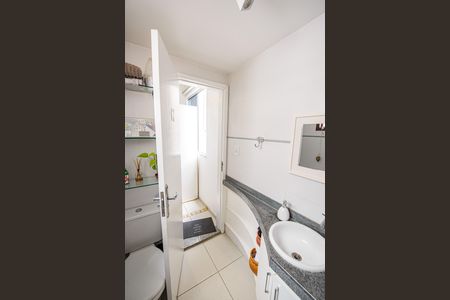 Banheiro de casa para alugar com 1 quarto, 61m² em Parque Senhor do Bonfim, Taubaté