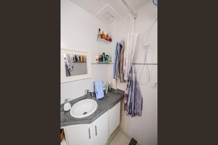 Banheiro de casa para alugar com 1 quarto, 61m² em Parque Senhor do Bonfim, Taubaté