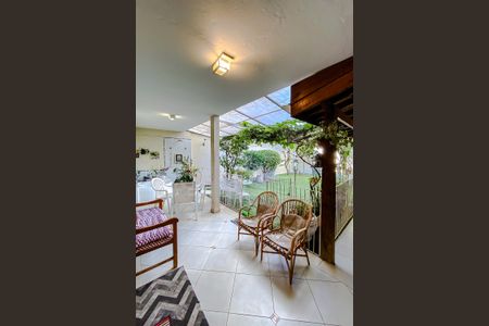 Casa à venda com 192m², 3 quartos e 2 vagasÁrea externa