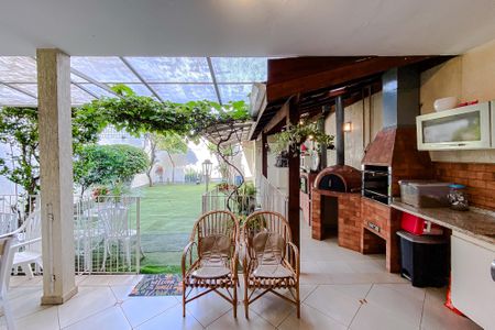 Casa à venda com 192m², 3 quartos e 2 vagasÁrea externa