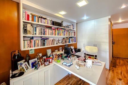 Casa à venda com 192m², 3 quartos e 2 vagasQuarto 1 - Suíte