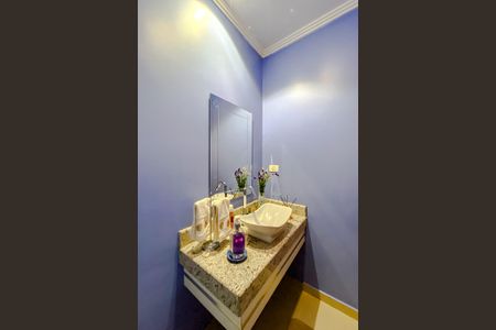 Casa à venda com 192m², 3 quartos e 2 vagasLavabo