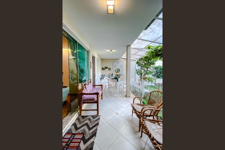 Casa à venda com 192m², 3 quartos e 2 vagasÁrea externa