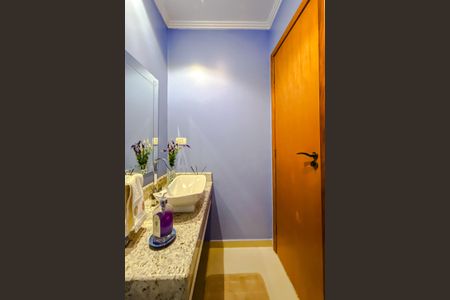 Casa à venda com 192m², 3 quartos e 2 vagasLavabo