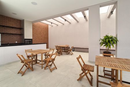 Apartamento à venda com 48m², 2 quartos e 1 vaga Apartamento à venda com 48m², 2 quartos e 1 vagaÁrea comum - Churrasqueira