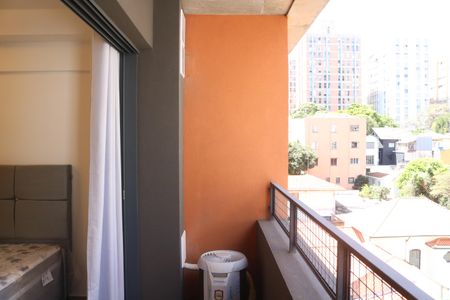 Varanda de kitnet/studio para alugar com 1 quarto, 25m² em Perdizes, São Paulo