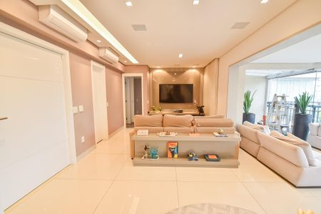 Apartamento à venda com 176m², 3 quartos e 3 vagas Apartamento à venda com 176m², 3 quartos e 3 vagasSala