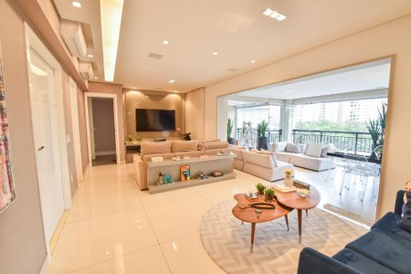 Apartamento à venda com 176m², 3 quartos e 3 vagas Apartamento à venda com 176m², 3 quartos e 3 vagasSala