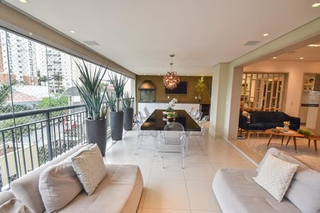 Apartamento à venda com 176m², 3 quartos e 3 vagas Apartamento à venda com 176m², 3 quartos e 3 vagasVaranda