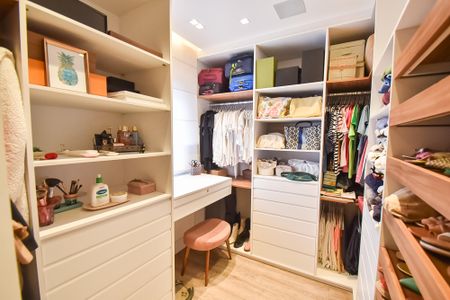 Apartamento à venda com 176m², 3 quartos e 3 vagas Apartamento à venda com 176m², 3 quartos e 3 vagasSuíte 2