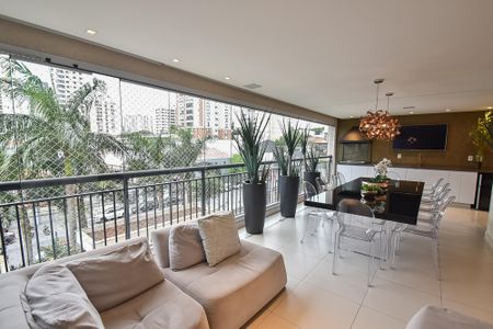 Apartamento à venda com 176m², 3 quartos e 3 vagas Apartamento à venda com 176m², 3 quartos e 3 vagasVaranda